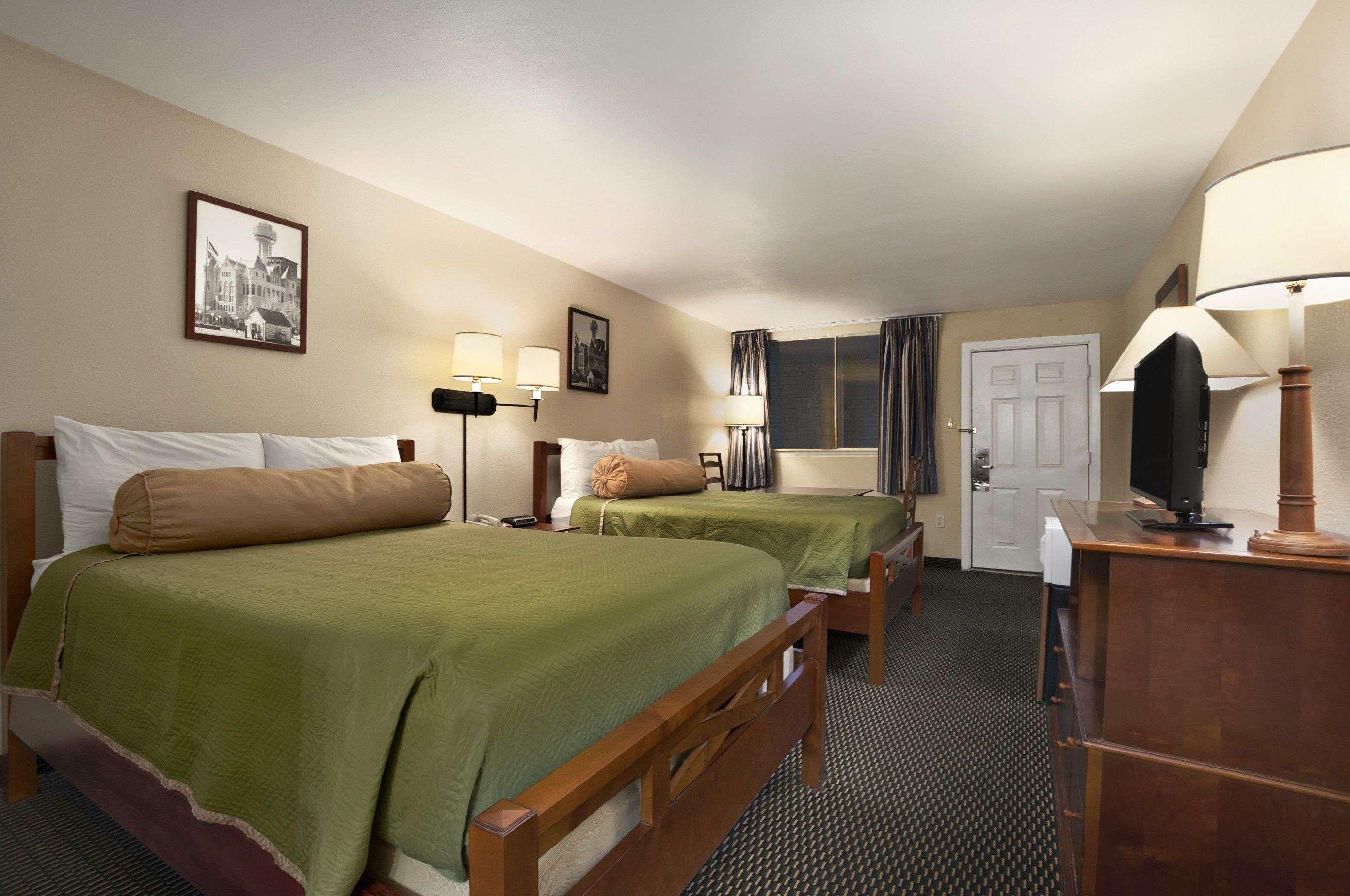 Travelodge By Wyndham New Orleans Harvey Hotel Екстер'єр фото