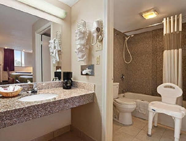 Travelodge By Wyndham New Orleans Harvey Hotel Екстер'єр фото