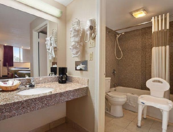 Travelodge By Wyndham New Orleans Harvey Hotel Екстер'єр фото